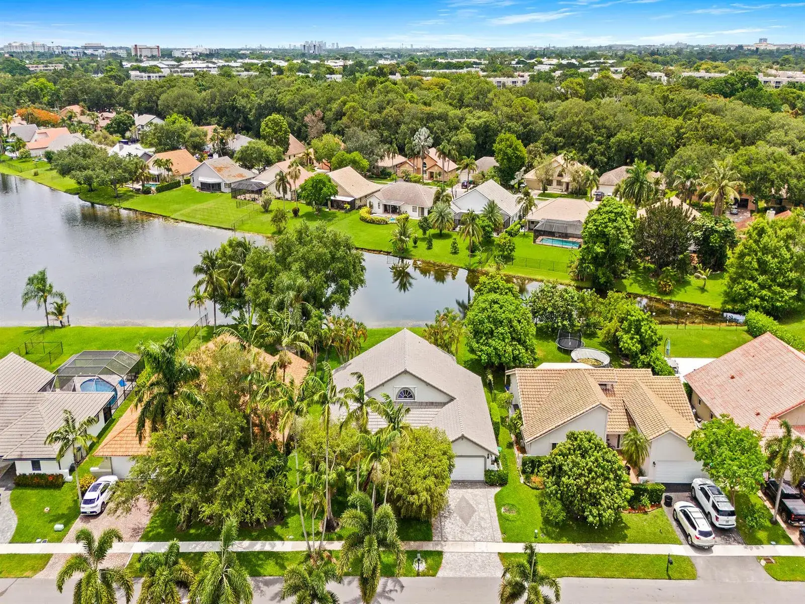 3 bedroom 2 bath Residential for sale at 1750 W Oak Knoll Circle, Davie FL 33324