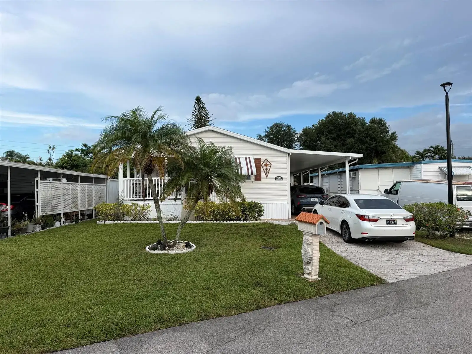 2 bedroom 2 bath Residential for sale at 2141 SW 87th Terrace, Davie FL 33324