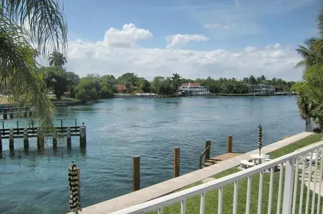 1 bedroom 1 bath Residential Lease for rent at 55 NE Spanish Trail # 2040, Boca Raton FL 33432