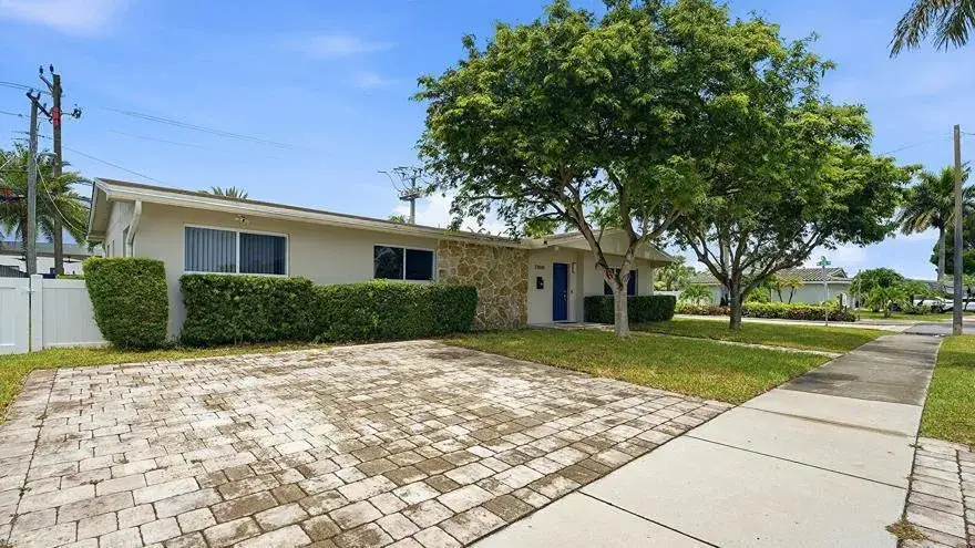 4 bedroom 3 bath Residential for sale at 21020 Highland Lakes Boulevard, Miami FL 33179