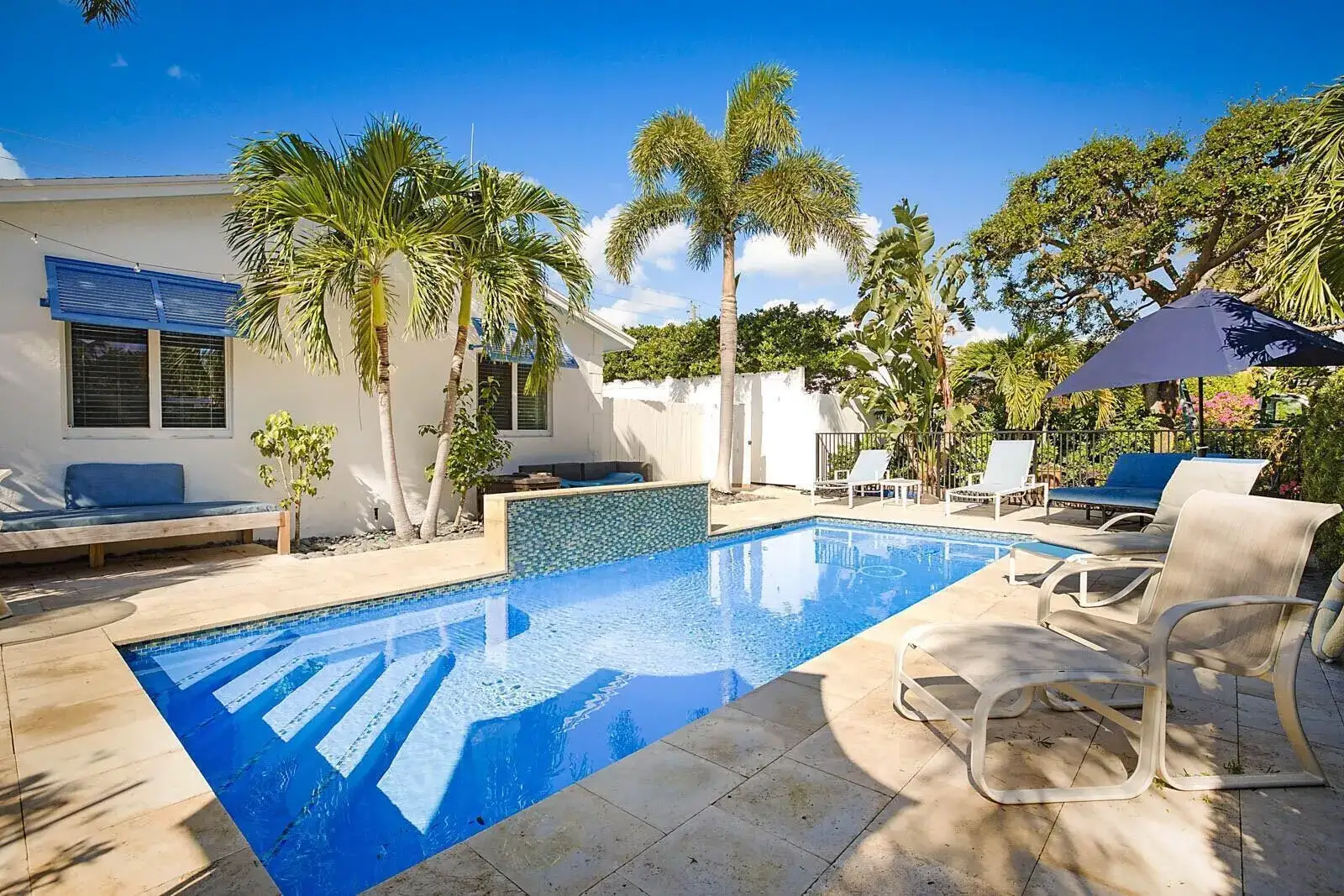 2 bedroom 1 bath Residential Lease for rent at 334 NE 7th Avenue, Delray Beach FL 33483
