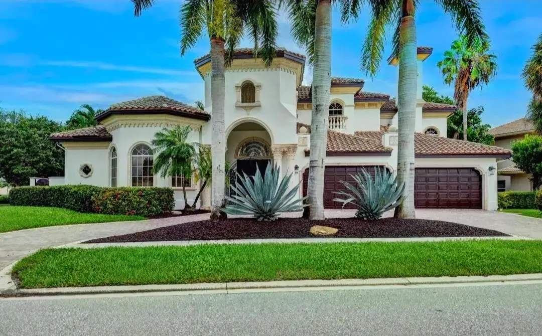 5 bedroom 4 bath Residential for sale at 7635 Mandarin Drive, Boca Raton FL 33433