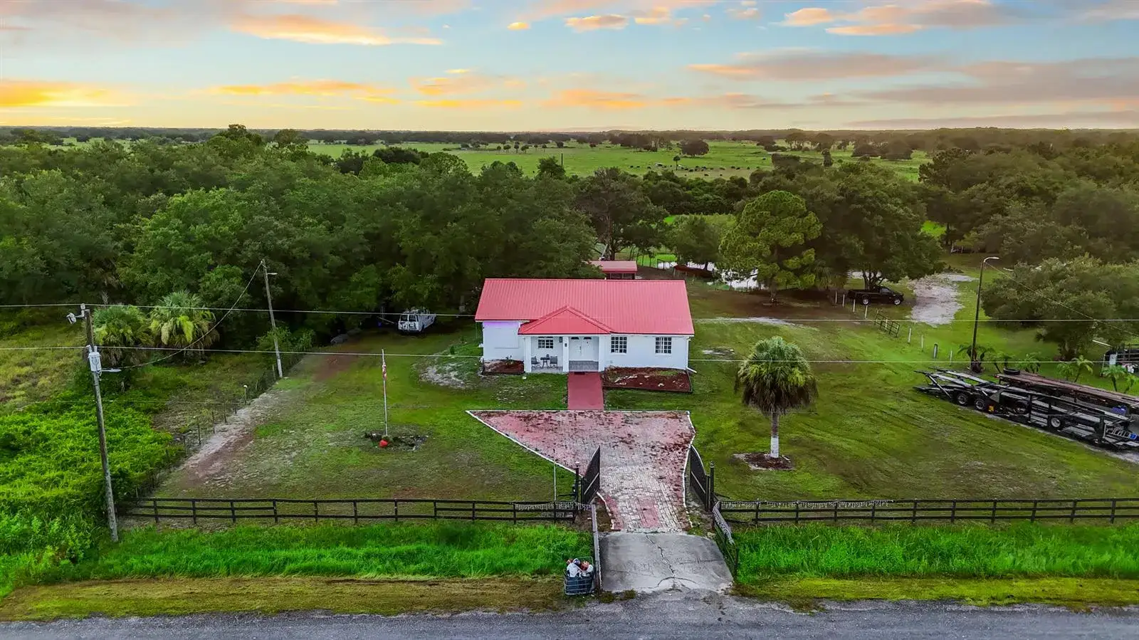 4 bedroom 2 bath Residential for sale at 340 S Arboleda Street, Clewiston FL 33440