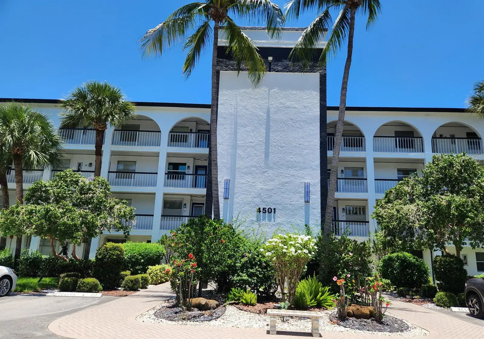 1 bedroom 1 bath Residential for sale at 4501 Martinique Way # C2, Coconut Creek FL 33066