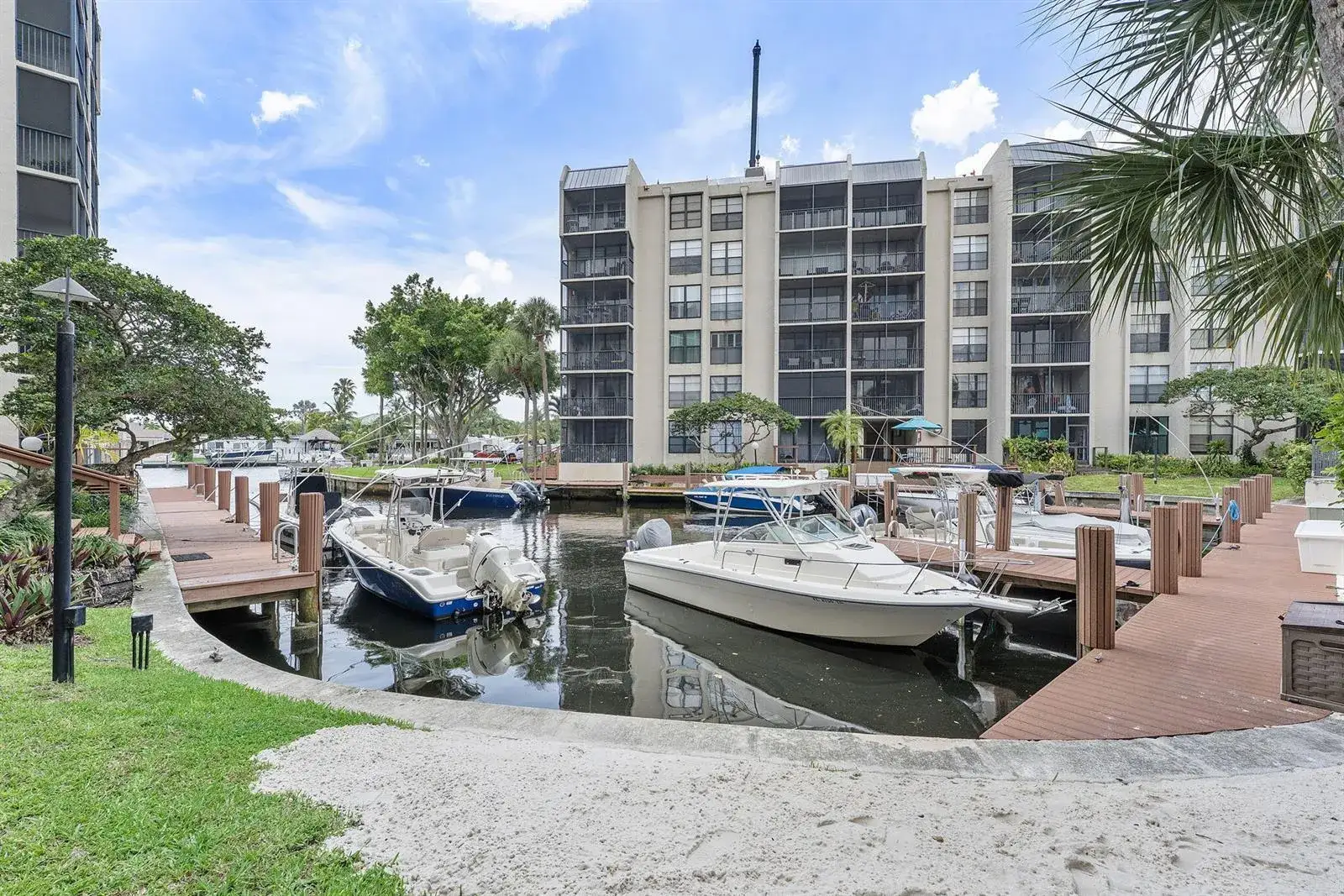 2 bedroom 2 bath Residential Lease for rent at 20 Royal Palm Way # 2060, Boca Raton FL 33432