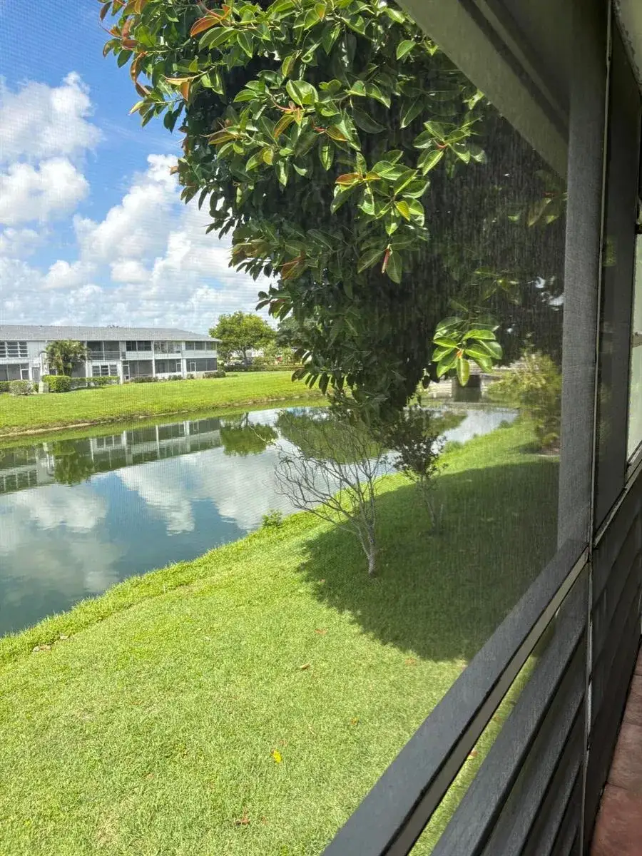 2 bedroom 1 bath Residential for sale at 25 Kent B, West Palm Beach FL 33417