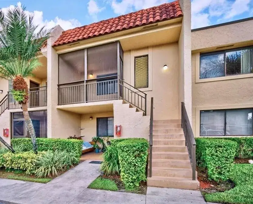 2 bedroom 2 bath Residential for sale at 16441 Blatt Boulevard # 205, Weston FL 33326
