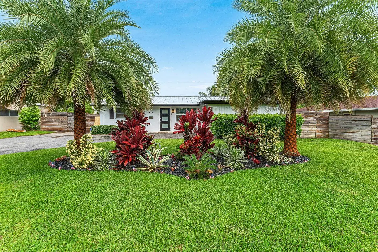 3 bedroom 2 bath Residential for sale at 711 Laurel Drive, Lake Park FL 33403