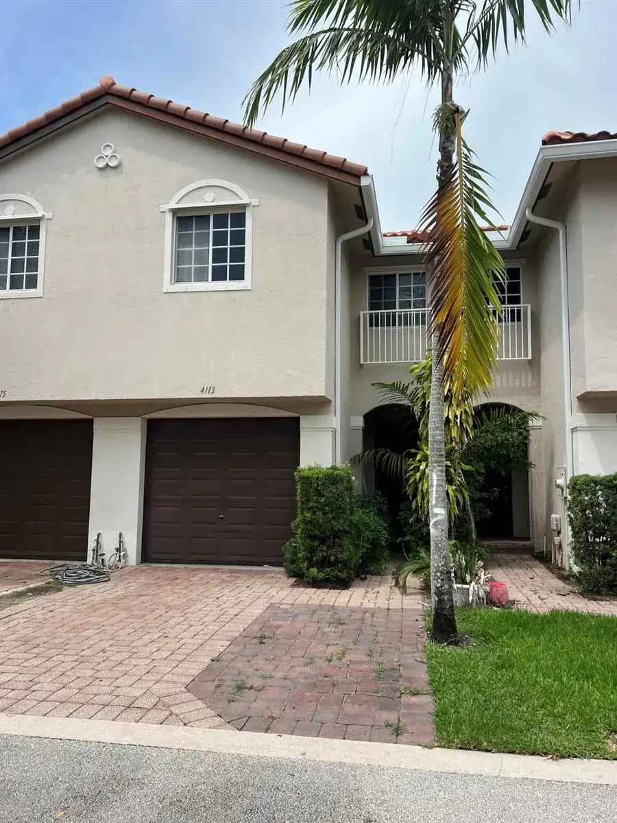 3 bedroom 2 bath Residential for sale at 4113 Napoli Lake Drive, Riviera Beach FL 33410