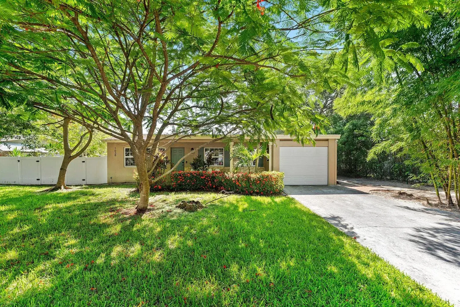 3 bedroom 3 bath Residential for sale at 1638 NE 3rd Avenue, Delray Beach FL 33444