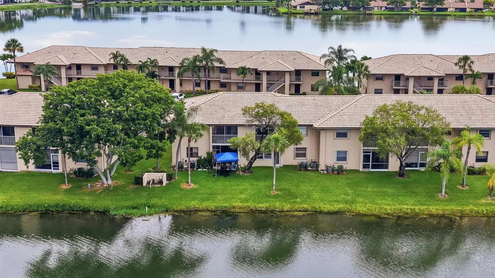 2 bedroom 2 bath Residential for sale at 5501 Lakeside Drive # 207, Margate FL 33063