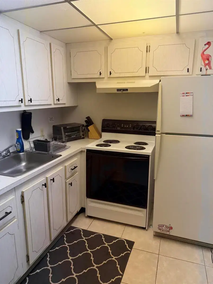 1 bedroom 1 bath Residential Lease for rent at 469 Mansfield L # L, Boca Raton FL 33434
