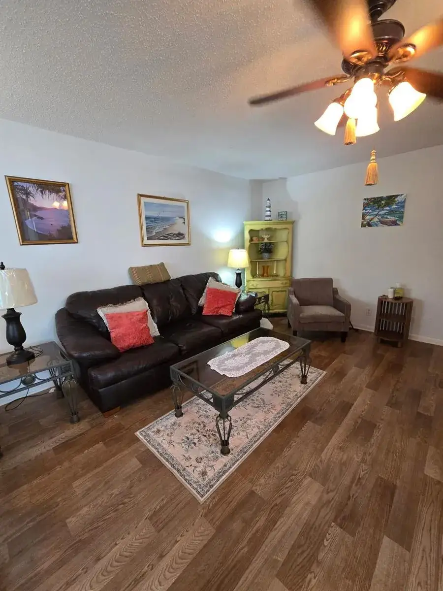2 bedroom 1 bath Residential Lease for rent at 357 Markham P # 357, Deerfield Beach FL 33442