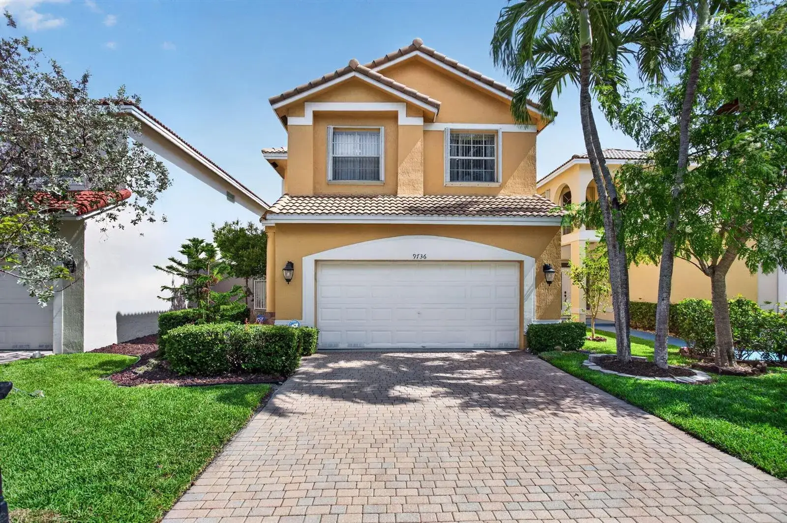 4 bedroom 2 bath Residential for sale at 9736 NW 1st Manor, Coral Springs FL 33071