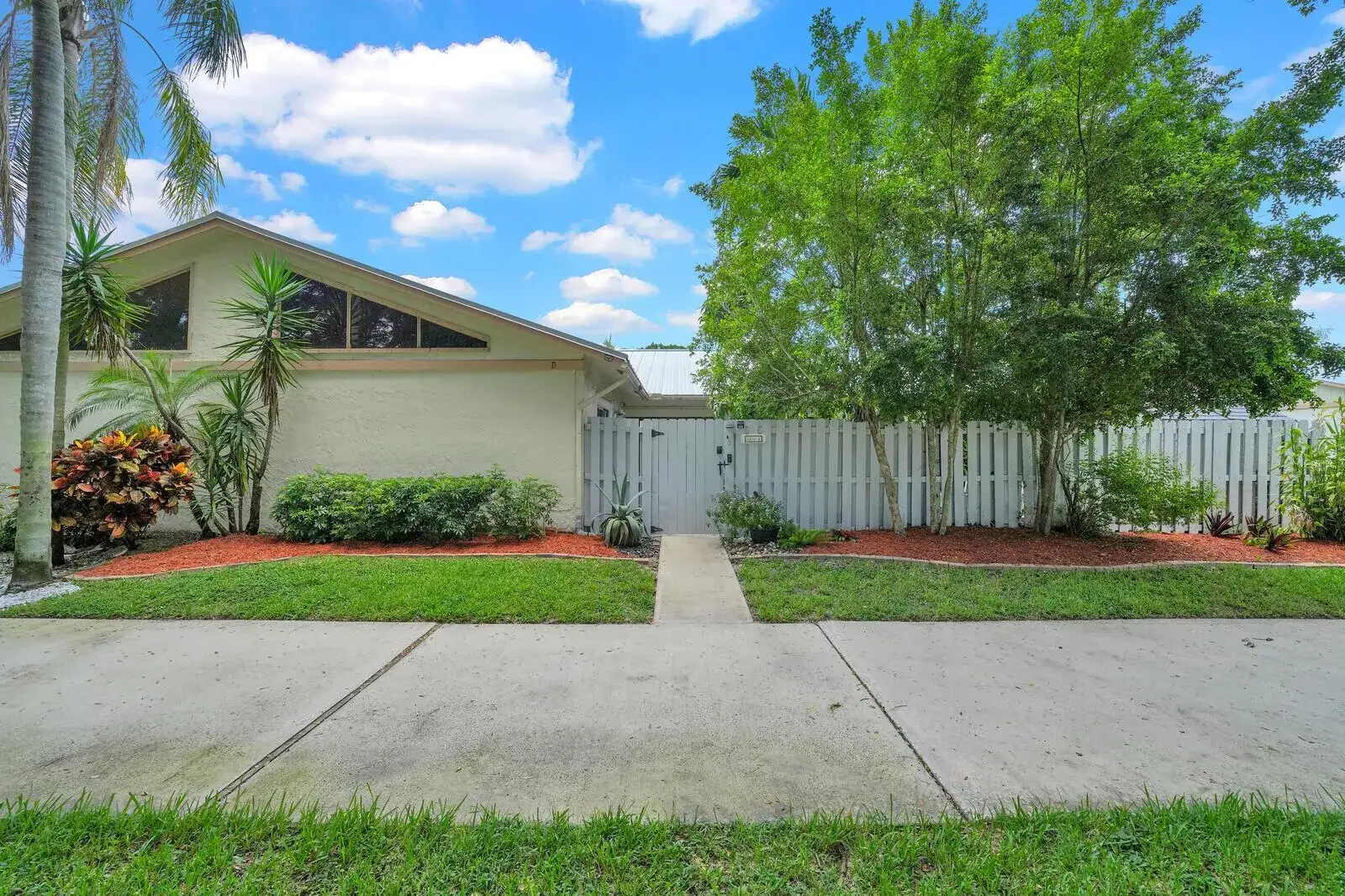 3 bedroom 2 bath Residential for sale at 8850 Ranta Court # D, Boynton Beach FL 33436