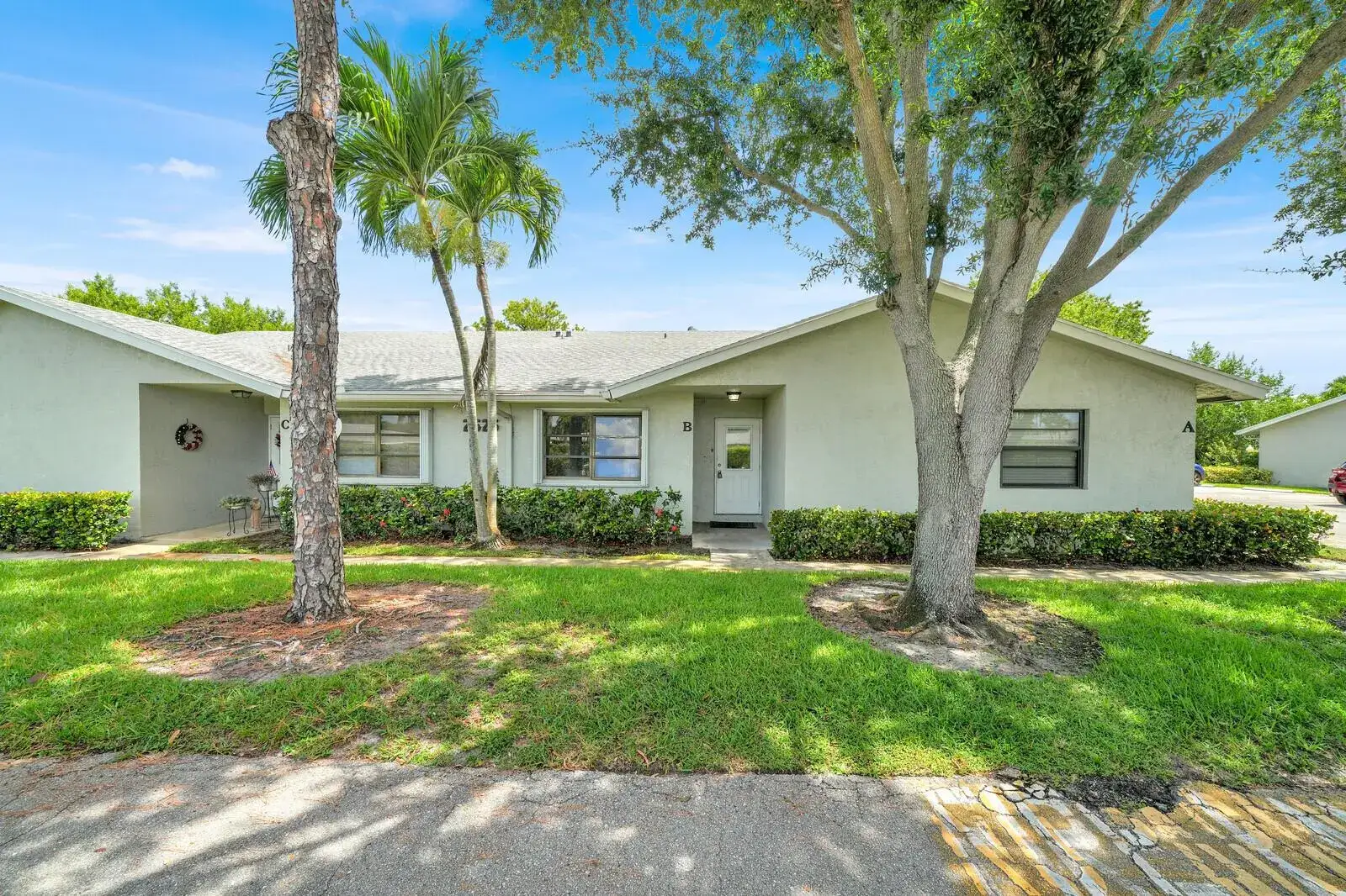 1 bedroom 1 bath Residential for sale at 2625 Lowson Boulevard # B, Delray Beach FL 33445