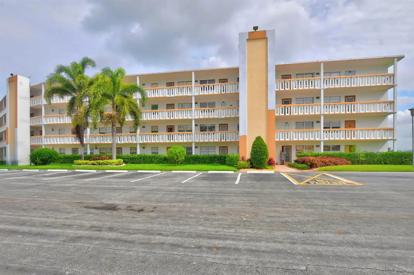 2 bedroom 1 bath Residential for sale at 3045 Cornwall C, Boca Raton FL 33434