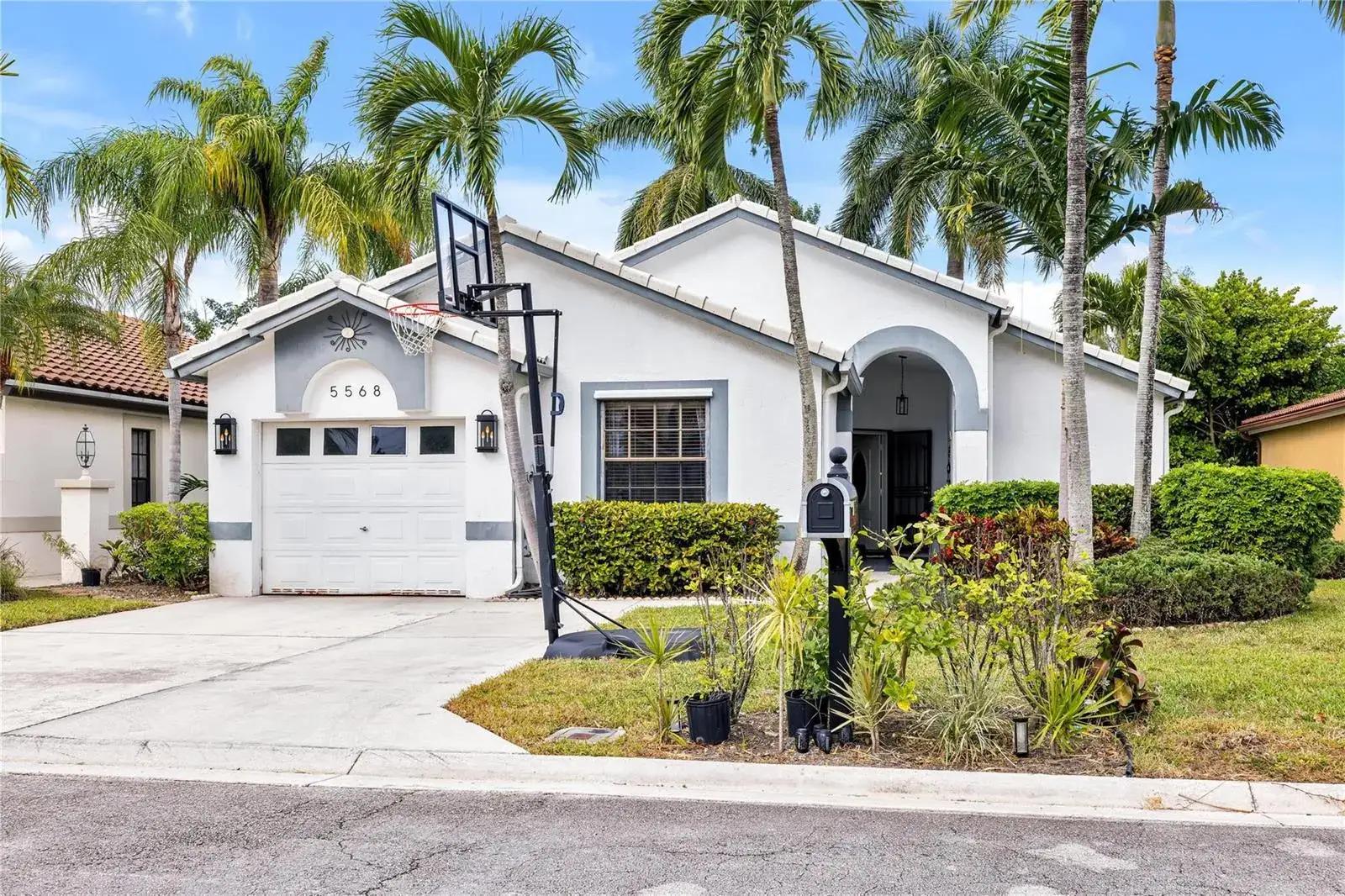 3 bedroom 2 bath Residential Lease for rent at 5568 American Circle, Delray Beach FL 33484