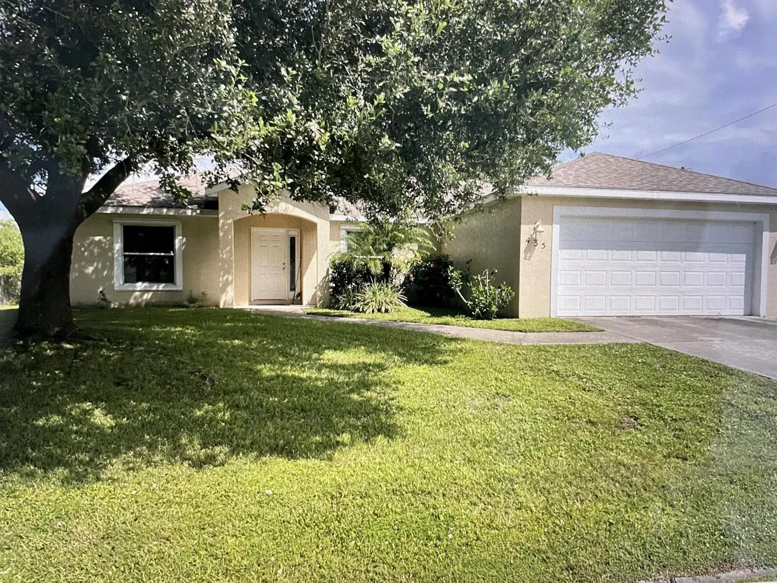 3 bedroom 2 bath Residential Lease for rent at 435 SW Lakota Avenue, Port St. Lucie FL 34953