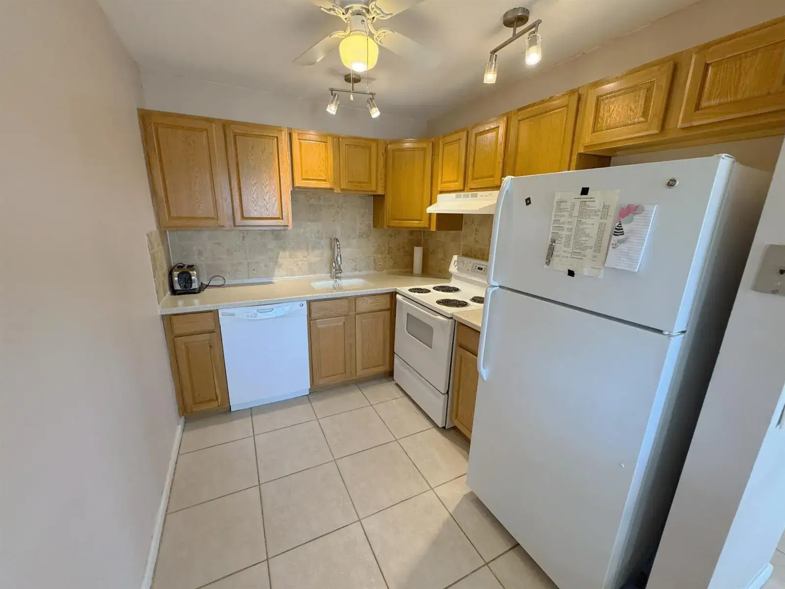 2 bedroom 1 bath Residential Lease for rent at 125 Dorset C, Boca Raton FL 33434