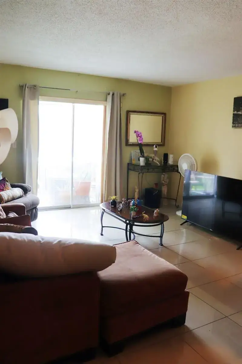 2 bedroom 2 bath Residential for sale at 20500 NW 7th Avenue # 8, Miami Gardens FL 33169