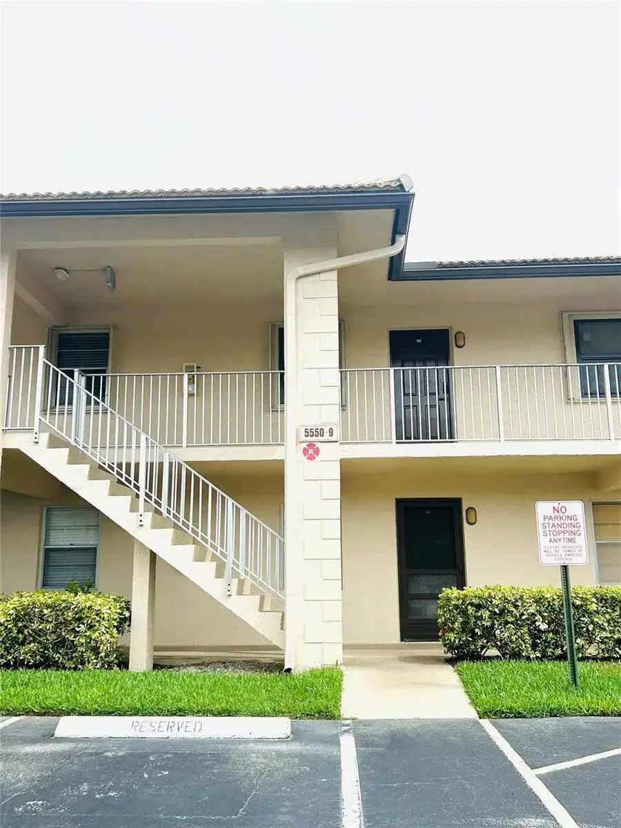 2 bedroom 2 bath Residential for sale at 5550 Lakeside Drive # 203, Margate FL 33063