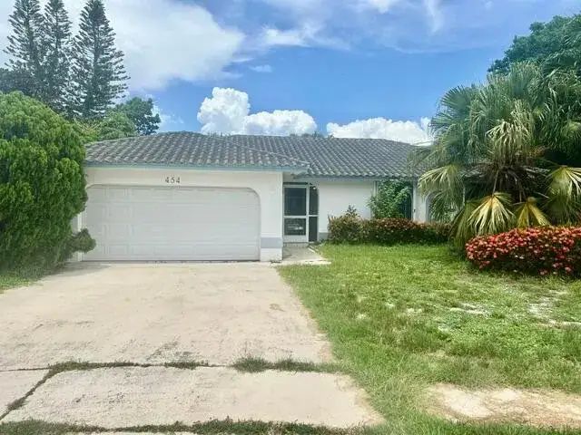 3 bedroom 2 bath Residential for sale at 454 Cactus Circle, Boca Raton FL 33487