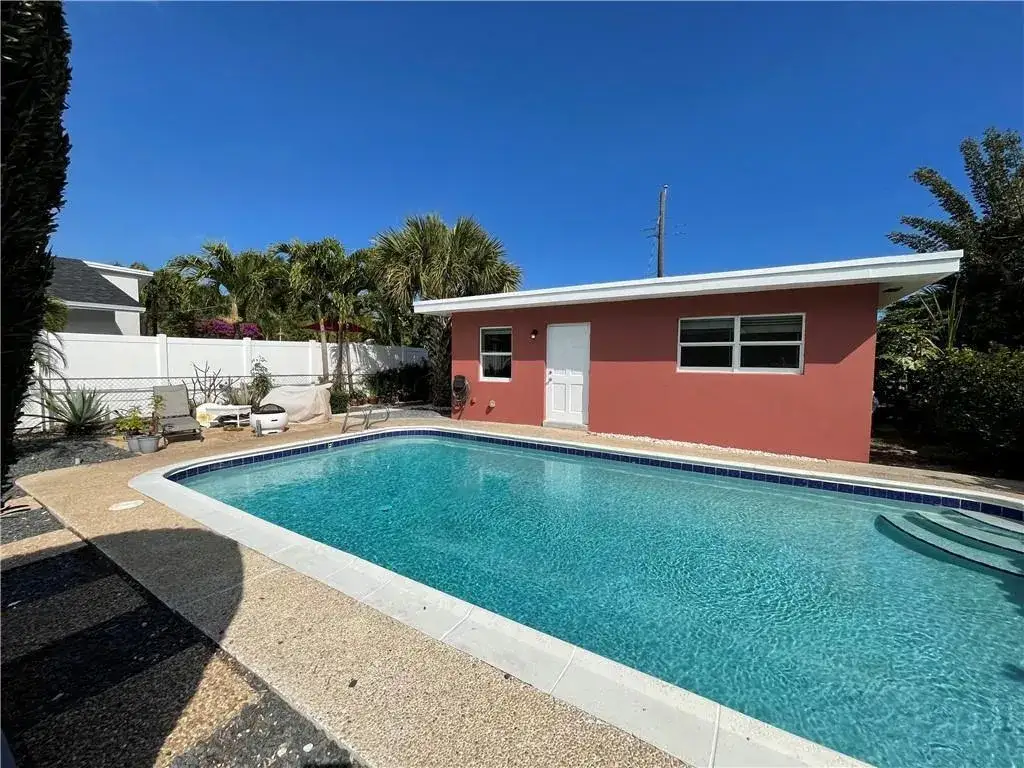 2 bedroom 1 bath Residential Lease for rent at 616 NE 11th Avenue, Pompano Beach FL 33060
