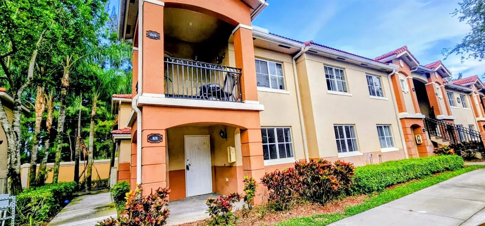 3 bedroom 2 bath Residential Lease for rent at 3770 N Jog Road # 101, West Palm Beach FL 33411