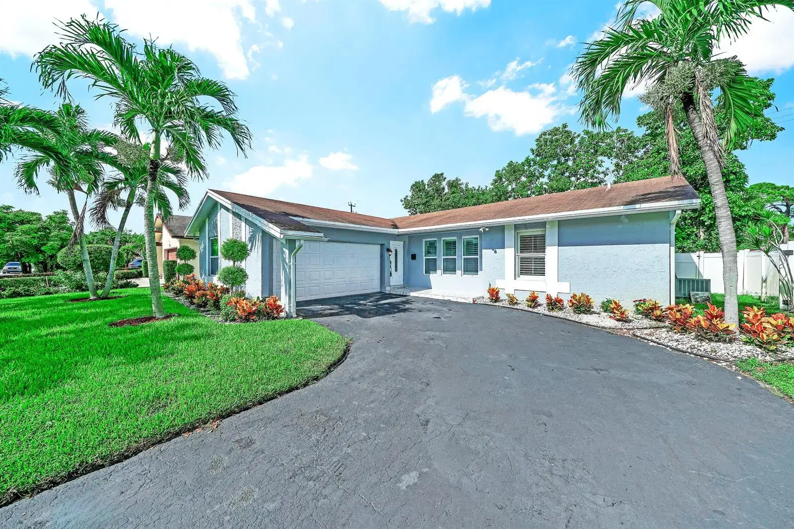 3 bedroom 2 bath Residential for sale at 724 Avenue Chaumont, Delray Beach FL 33445