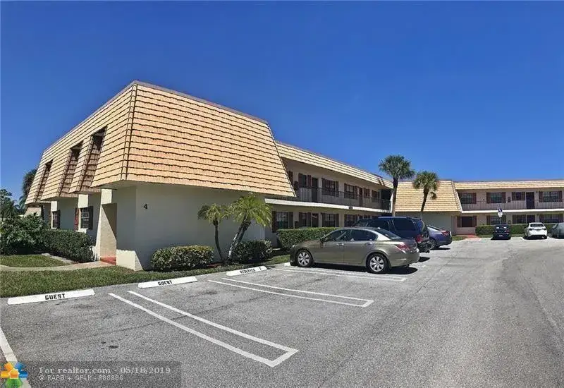 2 bedroom 2 bath Residential Lease for rent at 4141 Oak Terrace Drive # 4141, FL 33463