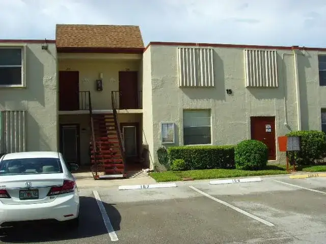 2 bedroom 2 bath Residential Lease for rent at 15 Willowbrook Lane # 204, Delray Beach FL 33446