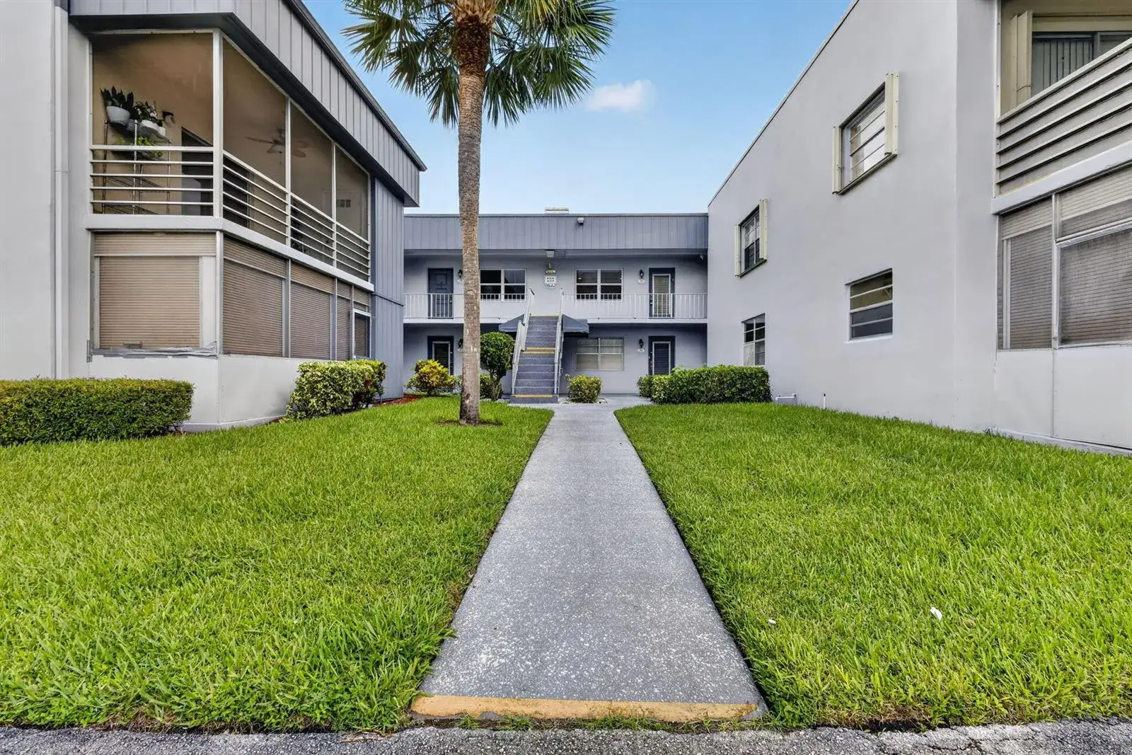 2 bedroom 2 bath Residential for sale at 40 Burgundy A, Delray Beach FL 33484