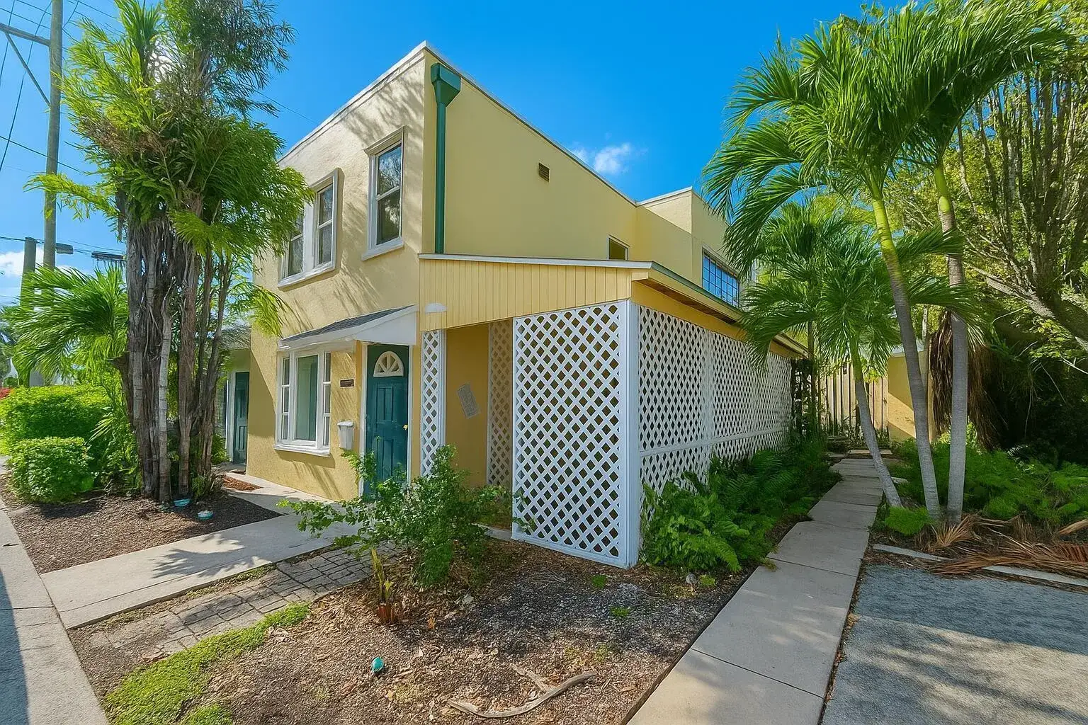 2 bedroom 1 bath Residential Lease for rent at 415 6th Avenue N, FL 33460