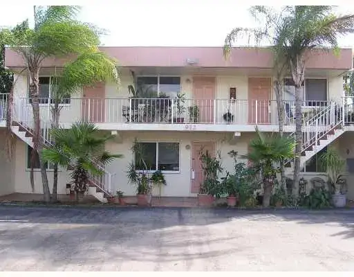 1 bedroom 1 bath Residential Lease for rent at 912 NE 17th Court # 4, Fort Lauderdale FL 33305