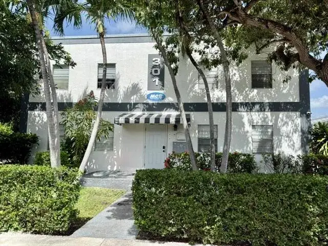 2 bedroom 1 bath Residential Lease for rent at 301 S M Street # 1, FL 33460