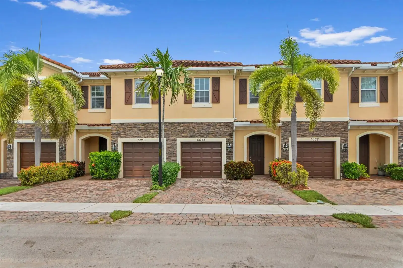 3 bedroom 2 bath Residential for sale at 5053 Ellery Terrace, West Palm Beach FL 33417