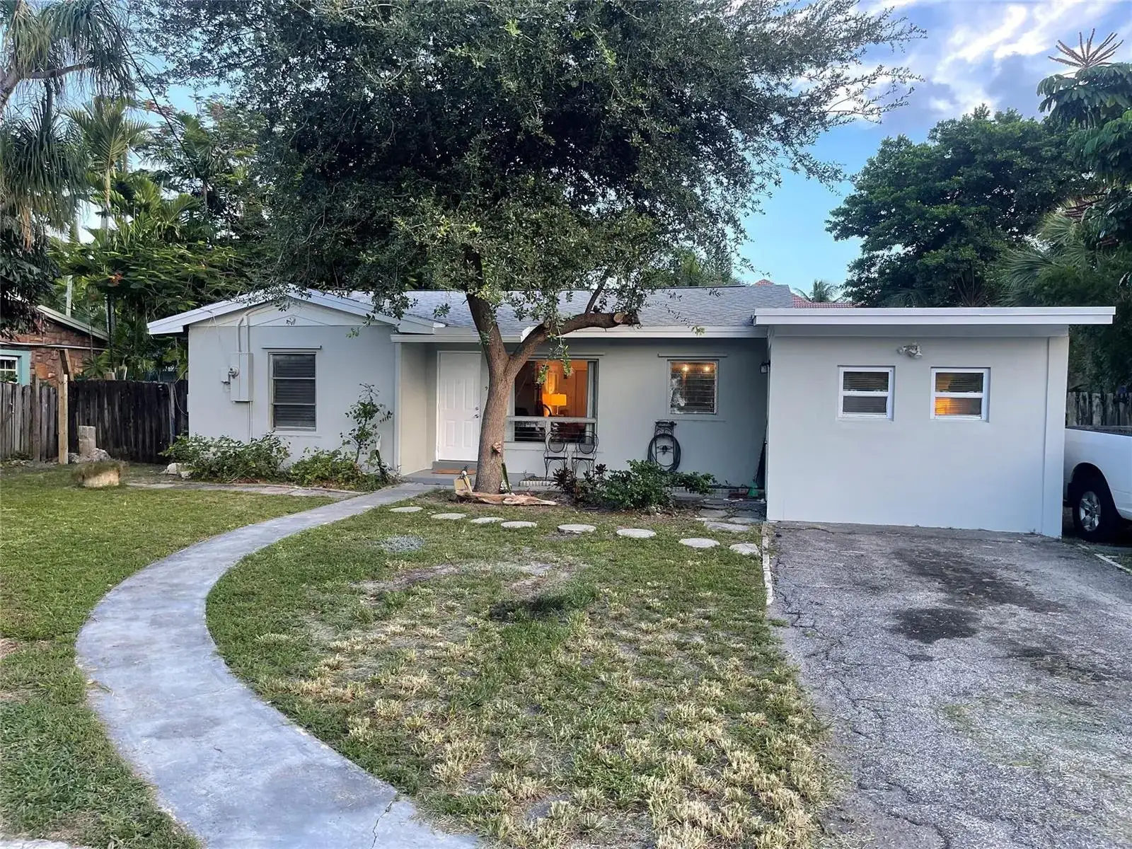 2 bedroom 1 bath Residential for sale at 904 SE 12th Street, Fort Lauderdale FL 33316