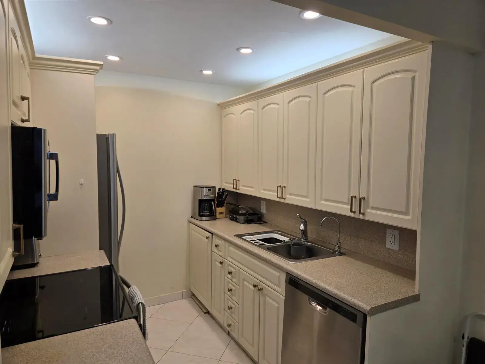 2 bedroom 1 bath Residential Lease for rent at 2031 Exeter, Boca Raton FL 33434