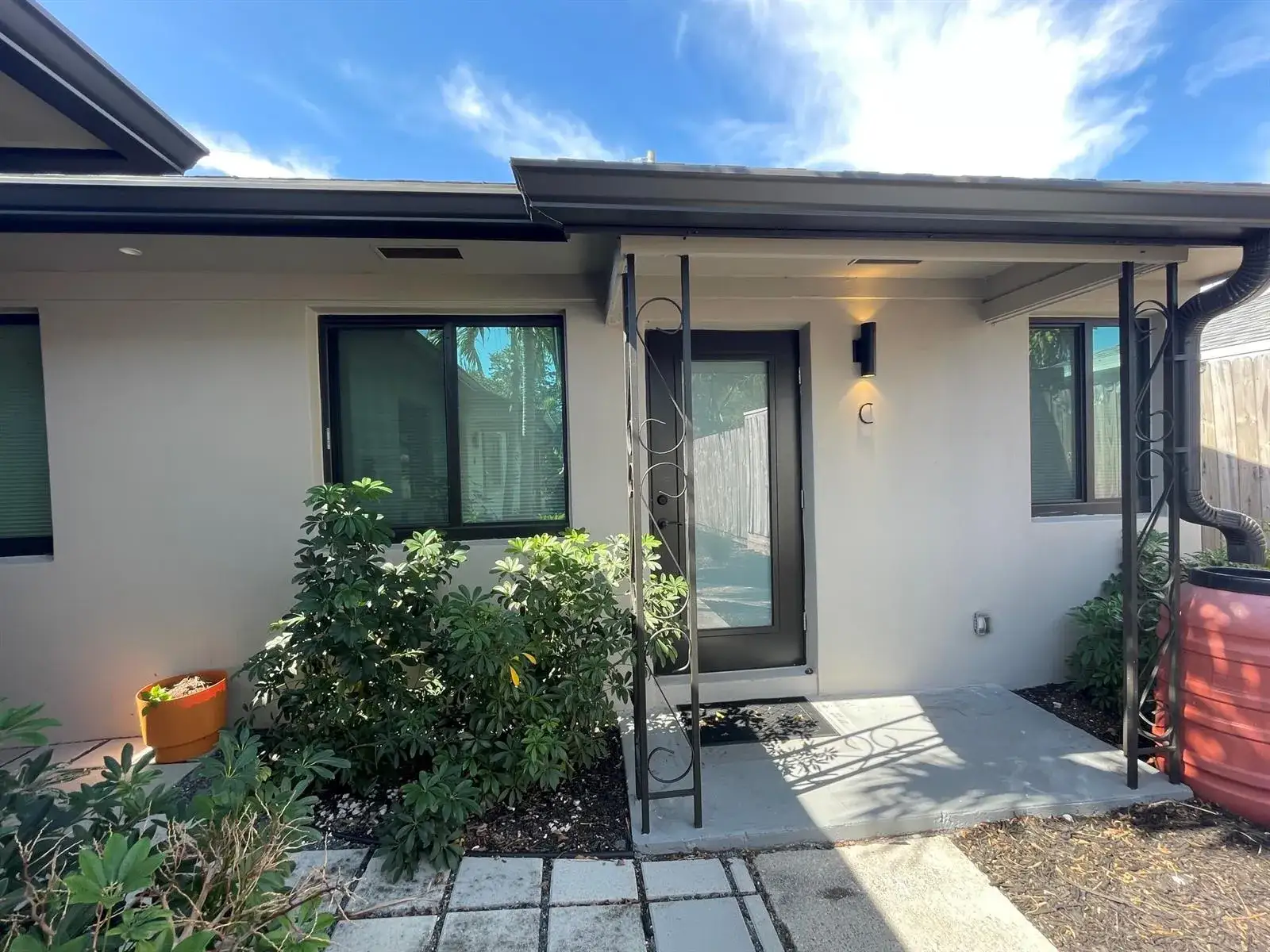 2 bedroom 2 bath Residential Lease for rent at 927 N L Street Unit C, FL 33460