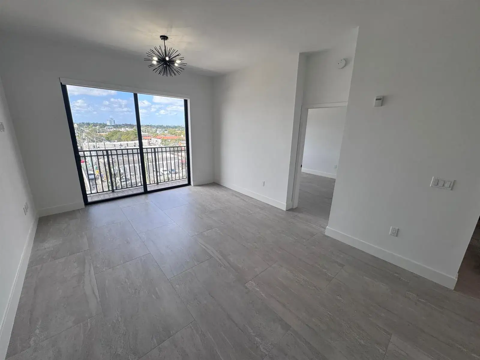 1 bedroom 1 bath Residential Lease for rent at 511 Lucerne Avenue # 611, FL 33460