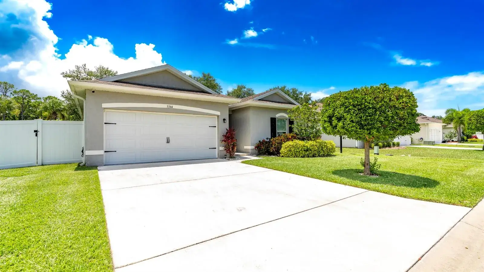 3 bedroom 2 bath Residential Lease for rent at 5344 Oakland Lake Circle, Fort Pierce FL 34951