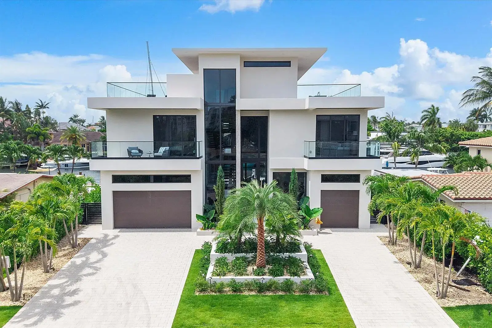 6 bedroom 7 bath Residential for sale at 1607 SE 14th Street, Fort Lauderdale FL 33316
