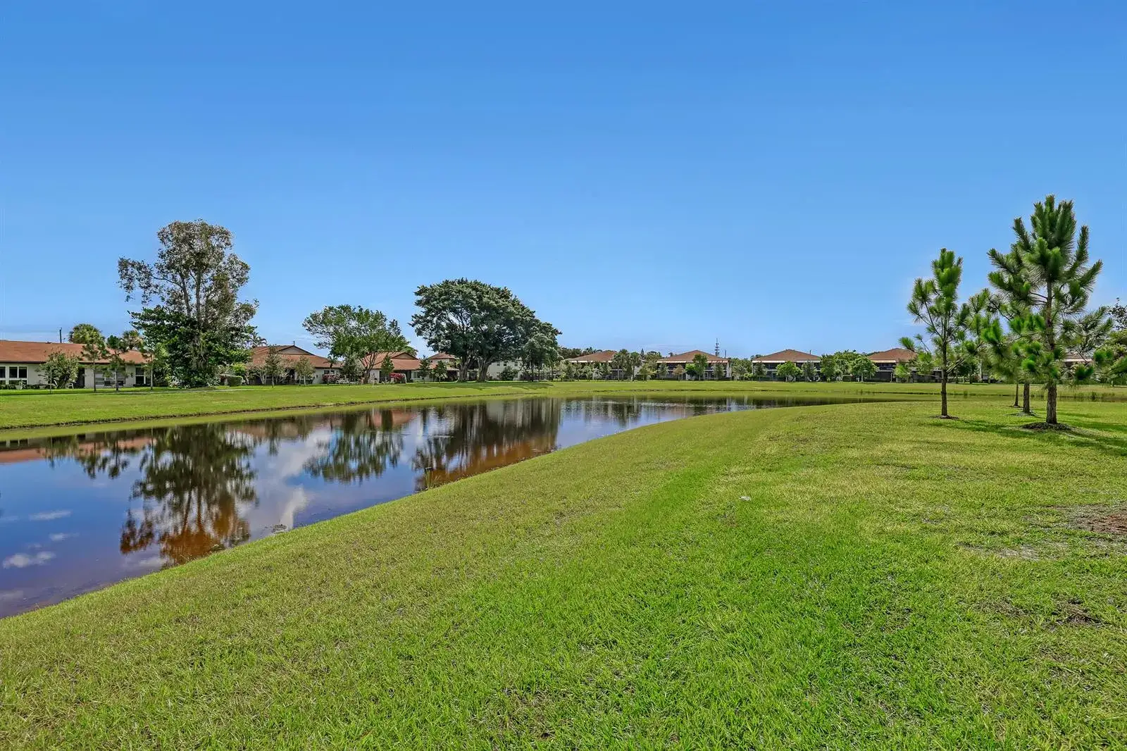 2 bedroom 2 bath Residential for sale at 5620 Spindle Palm Court, Delray Beach FL 33484