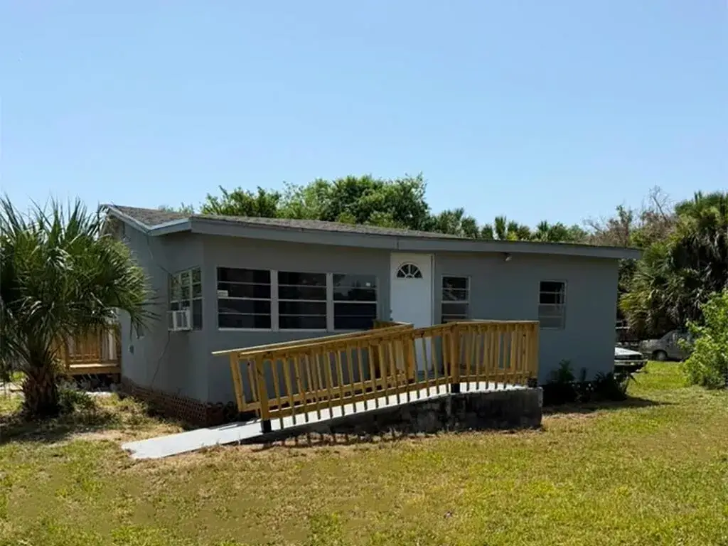 2 bedroom 1 bath Residential Lease for rent at 4250 29th Avenue # A, Vero Beach FL 32967
