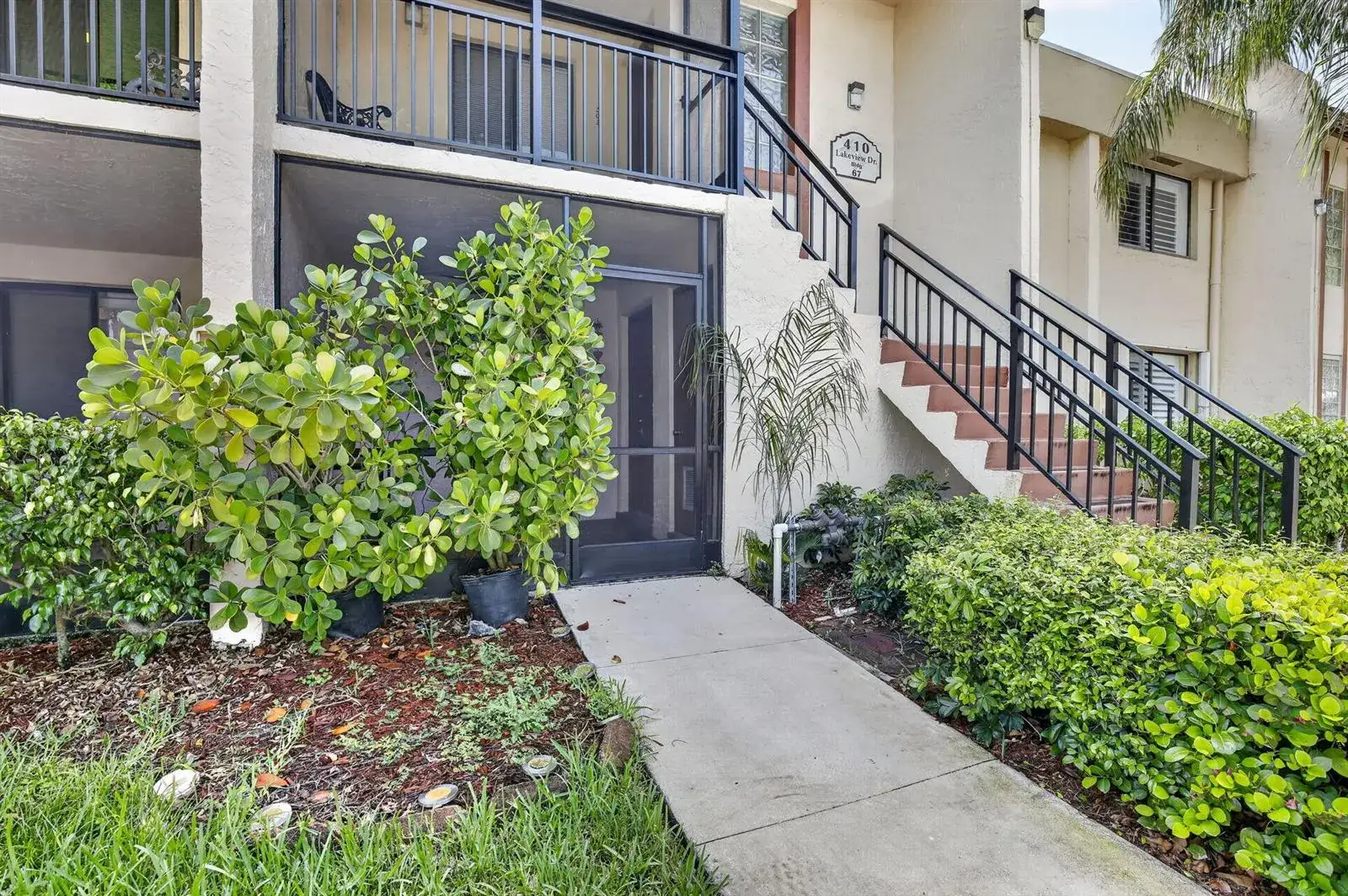 2 bedroom 2 bath Residential for sale at 410 Lakeview Drive # 103, Weston FL 33326