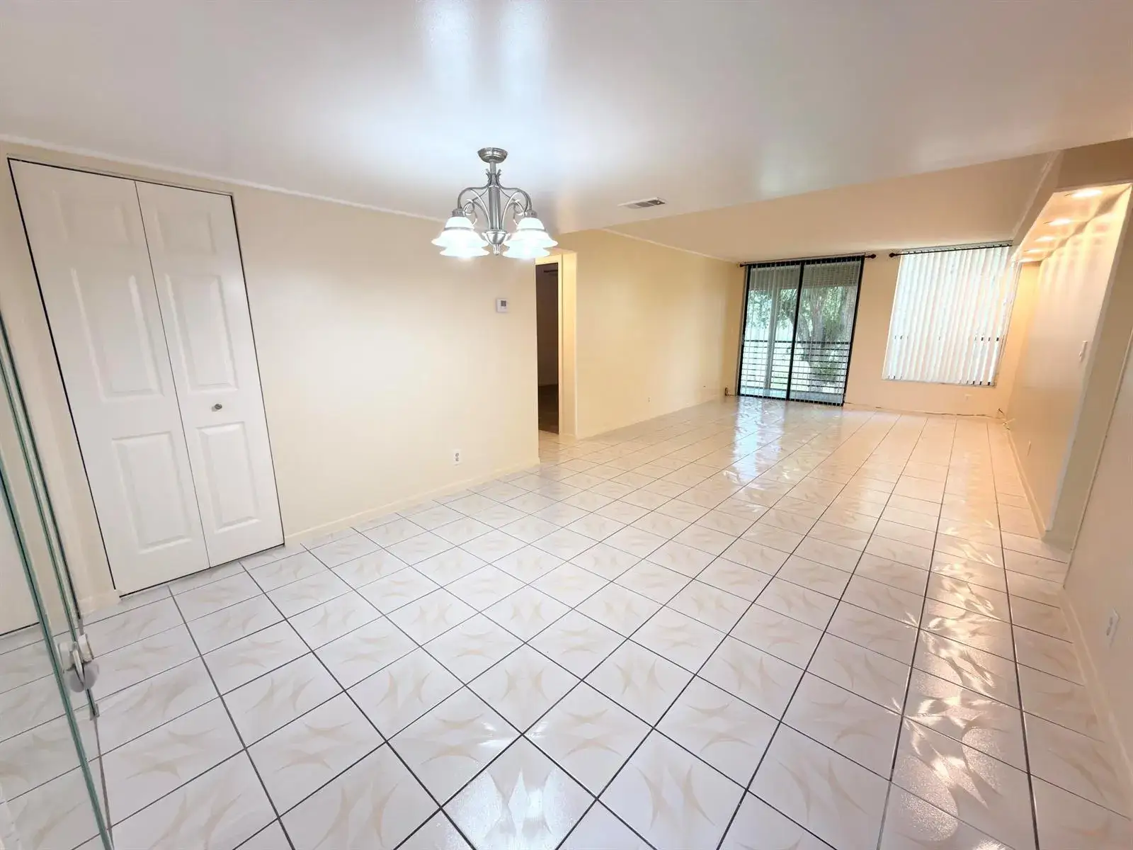 2 bedroom 2 bath Residential Lease for rent at 7650 W Mcnab Road # 210, Tamarac FL 33321