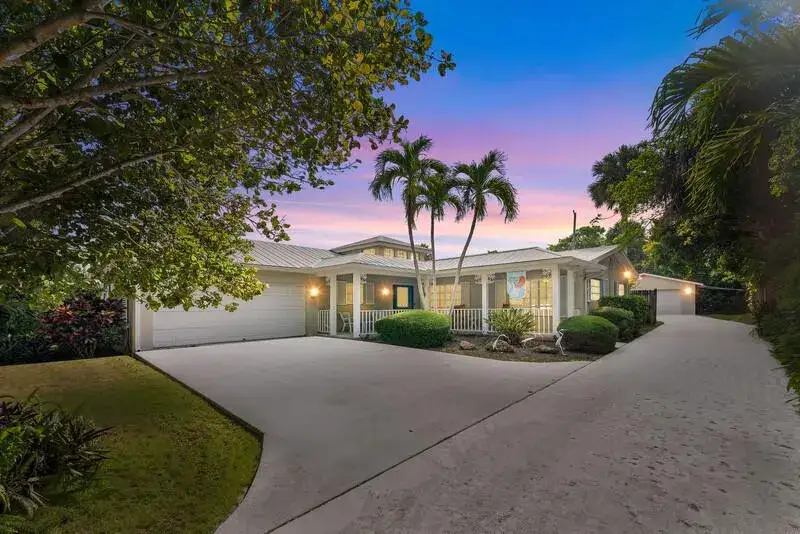 3 bedroom 2 bath Residential for sale at 414 S Atlantic Drive, Lantana FL 33462