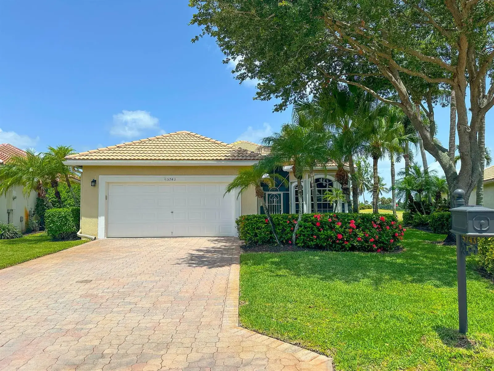 3 bedroom 2 bath Residential for sale at 5743 Fountains Drive S, Lake Worth FL 33467