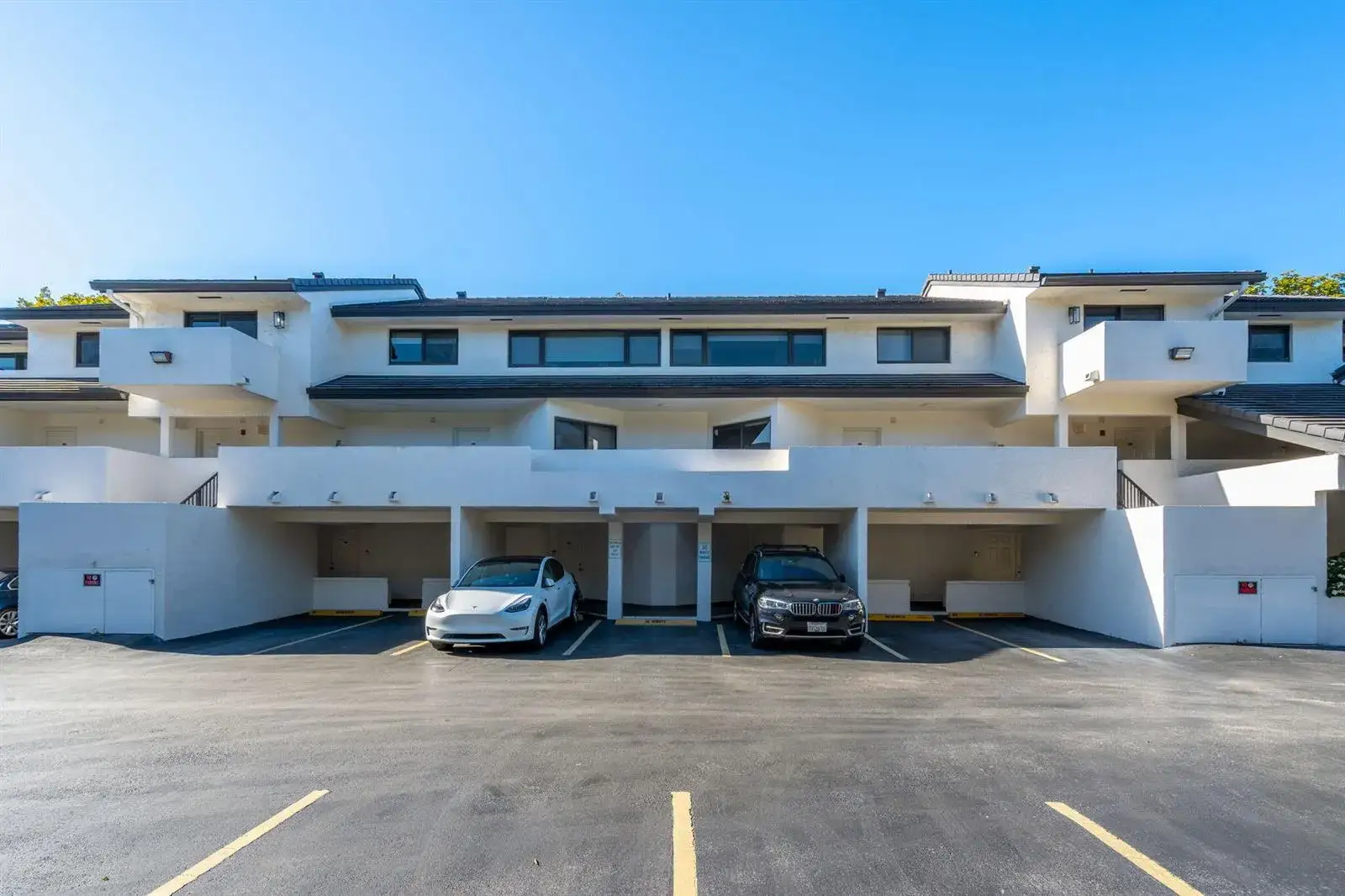 2 bedroom 2 bath Residential for sale at 5750 Turin Street # 206, Coral Gables FL 33146